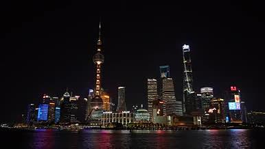 上海城市夜晚外滩4k实拍视频的预览图